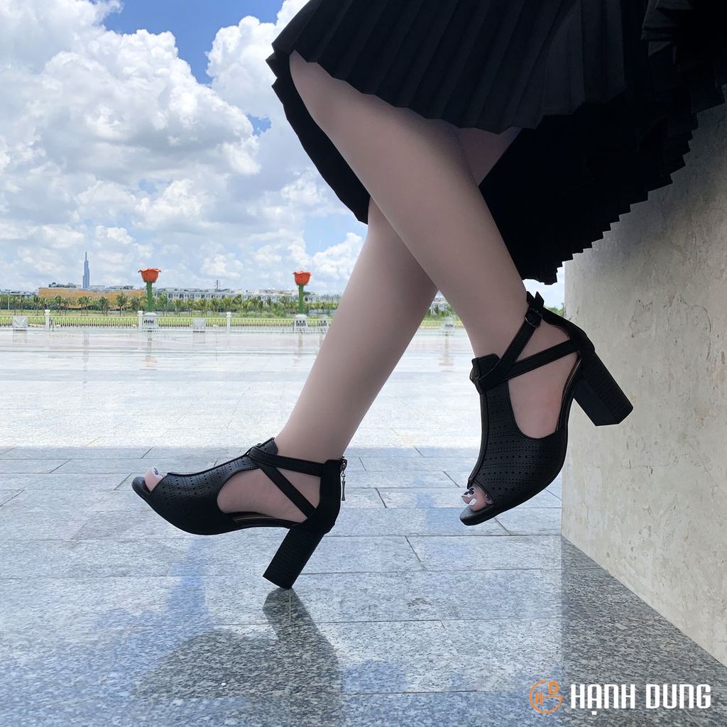Sandal Cao Gót Hạnh Dung Bản Yếm Đục Lỗ HD29131AY