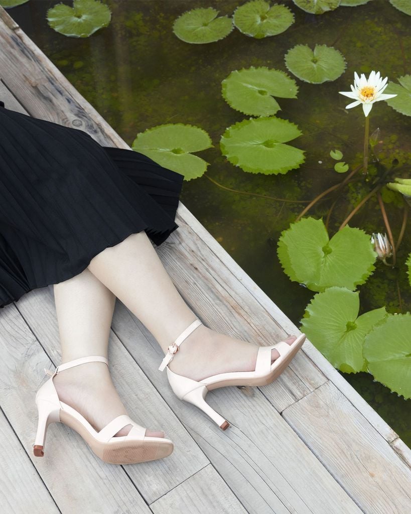 Sandal Cao Gót Hạnh Dung Bít Hậu Quai Bóng HD27267BI