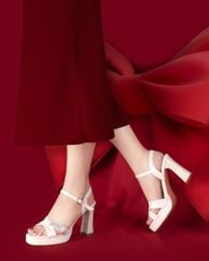 Sandal Cao Gót Hạnh Dung Quai Chéo Khóa HD27284BI