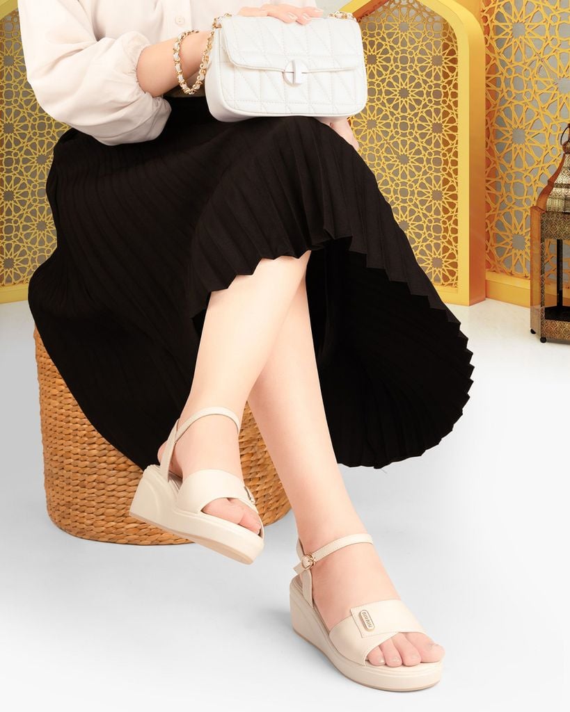 Sandal Đế Xuồng Hạnh Dung Bản Đắp Khóa HD27287BI