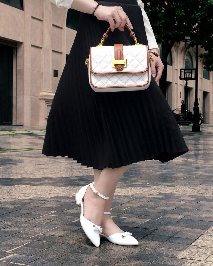 Giày Sandal Hạnh Dung Bít Mũi Nơ HD04949AD