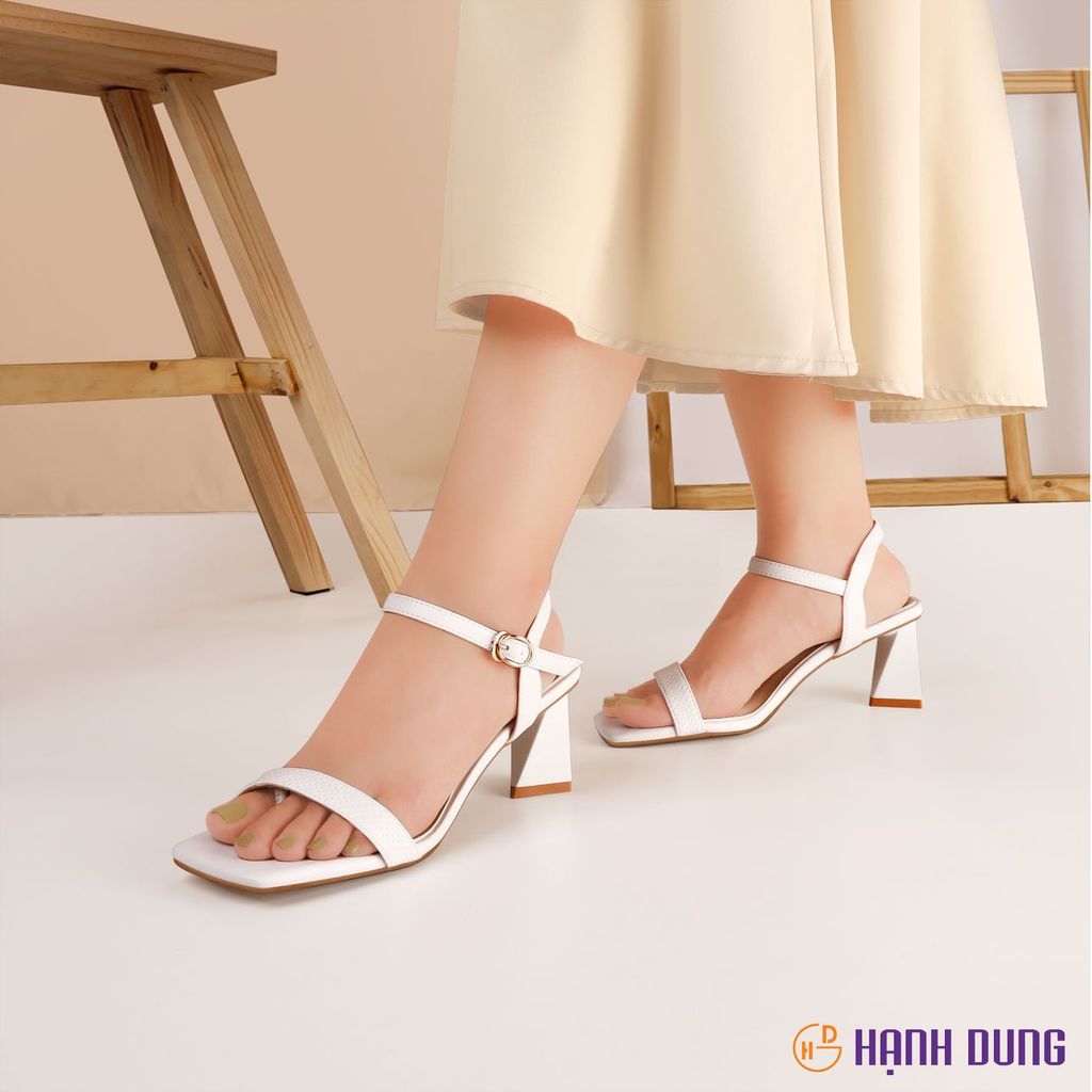 Sandal Cao Gót Hạnh Dung Bản Dây Xỏ Ngón HD27226BI