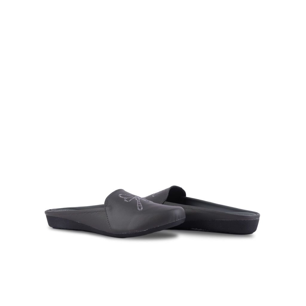 Dép Bít Mũi Hạnh Dung Thêu Chuồn Chuồn HD04786AD