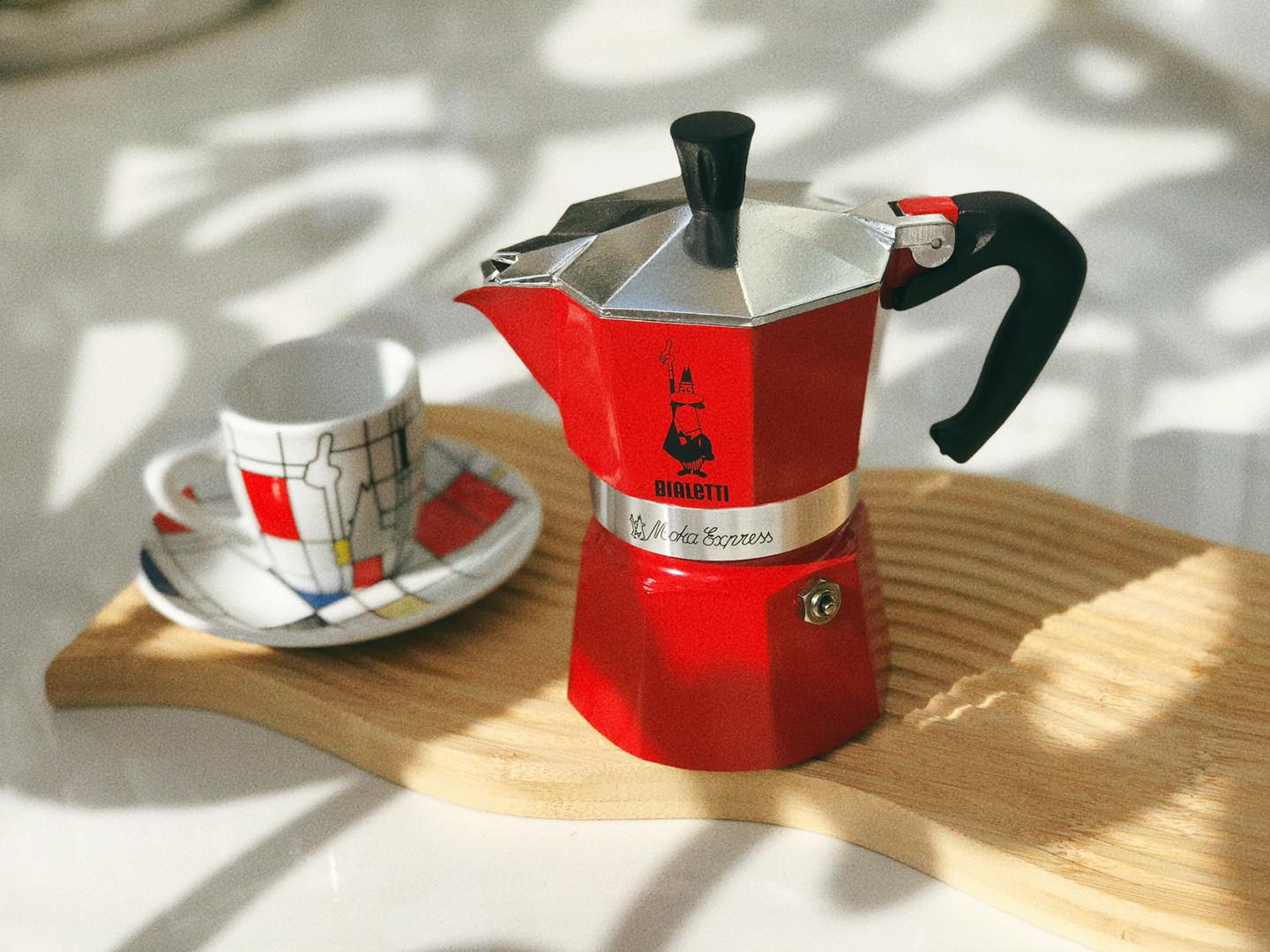 Ấm pha cafe Moka Bialetti Express Rossa - màu đỏ