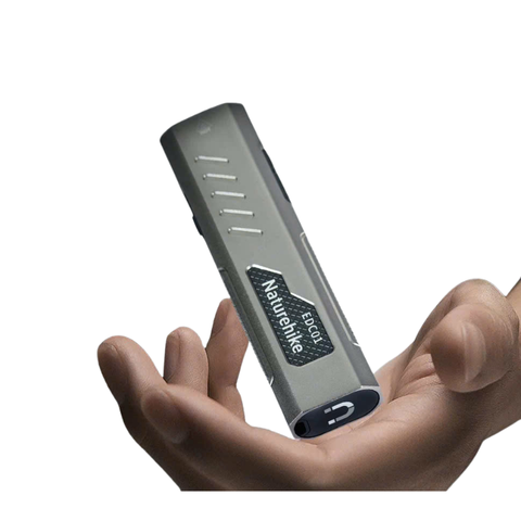den-pin-cam-tay-mini-ca-nhan-naturehike-cnk2450zm016