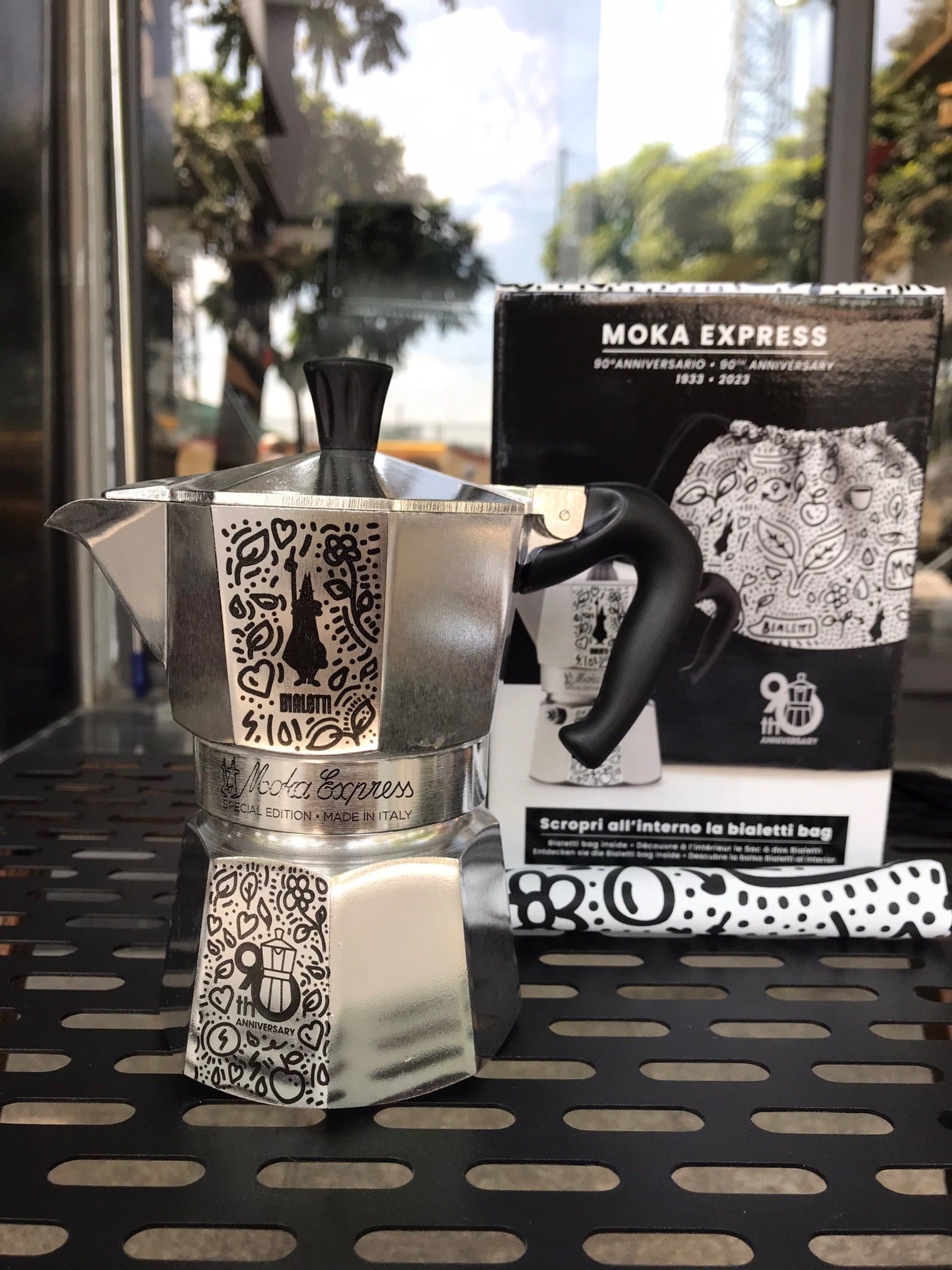 Ấm pha cà phê Moka Bialetti Express 3 CUP - Phiên bản kỷ niệm 90 năm