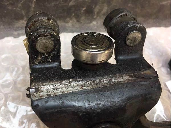 Những sai lầm khi bảo dưỡng Bi cửa trượt xe 16 chỗ và 9 chỗ Ford Transit,Huyndai Solati ,Starex...