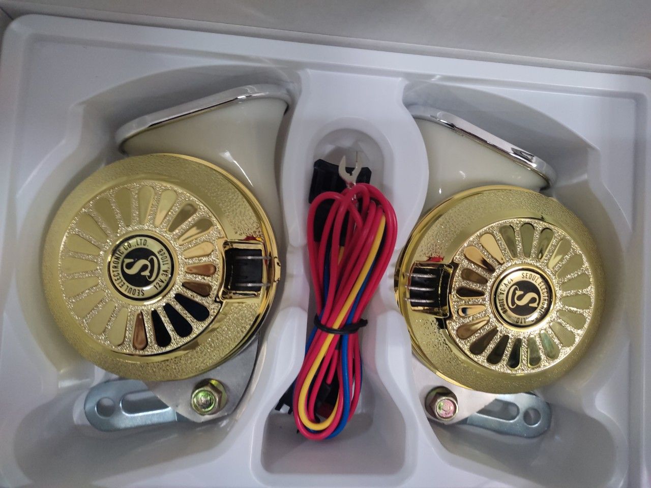 Xưởng độ xe ô tô 16 chỗ Ford Transit trọn gói từ A đến Z