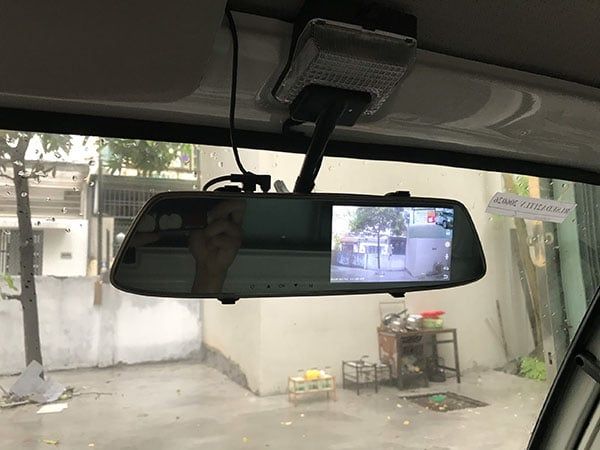 Camera hành trình xe tải Suzuki 5 tạ trên gương - Tích hợp camera lùi