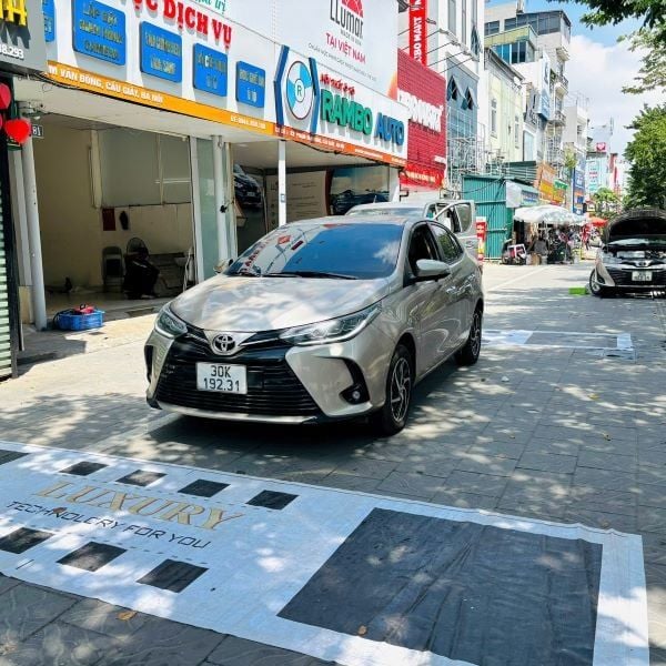 Màn hình DVD Luxury cho xe Toyota Vios