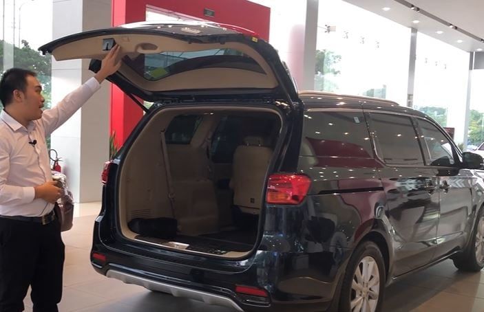 Độ cốp điện tự động xe Kia Sedona bản thiếu