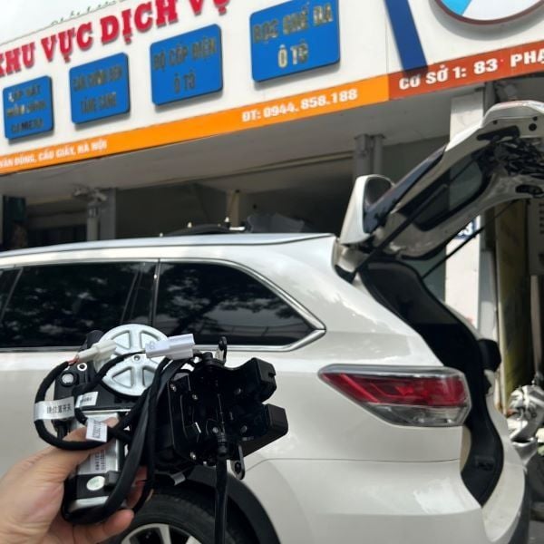 Cốp điện tự động xe Toyota Highlander 2015-2021