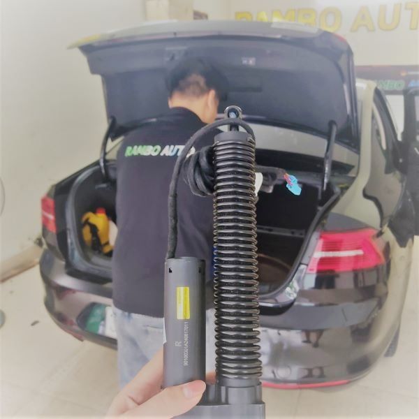 Độ Cốp Điện Luxury Xe Volkswagen Passat