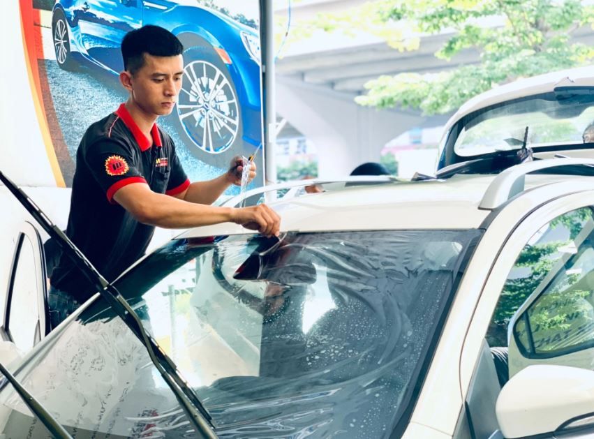 Địa chỉ dán phim cách nhiệt ô tô 3M Hà Nội uy tín chính hãng