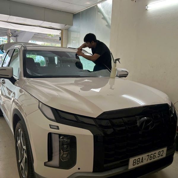Dán phim cách nhiệt Llumar Hyundai Palisade