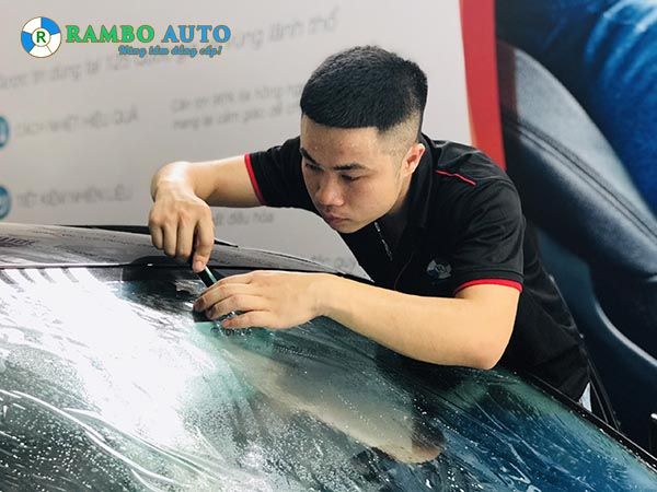 Dán phim cách nhiệt chống nóng Fortuner tại 698 Lạc Long Quân - Tây Hồ