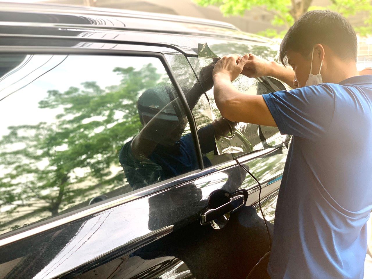 Dán Phim Cách Nhiệt LLumar Xe Toyota Veloz Tại Hà Nội
