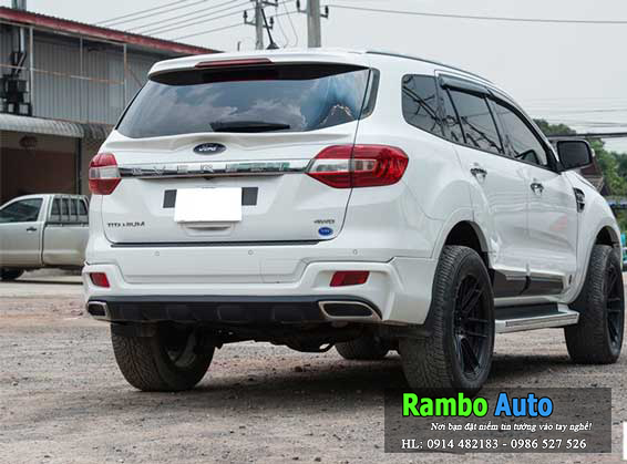 Độ body kit Ford Explorer 2016