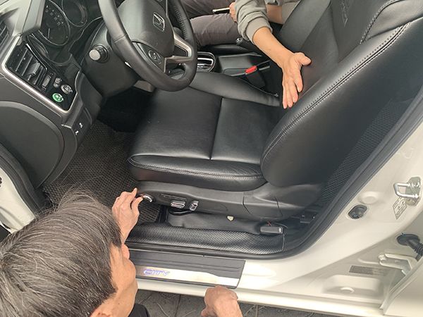Độ ghế chỉnh điện 6 hướng cho ô tô