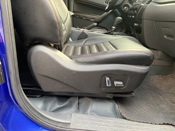 Độ ghế chỉnh điện xe Ford Ranger