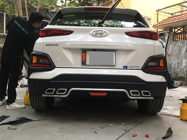 NẸP VIỀN CONG KÍNH XE HYUNDAI KONA