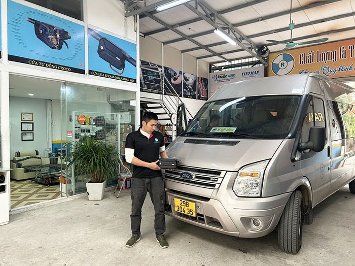 Cửa Lùa Tự Động CROCO Xe Ford Transit - Rambo Auto