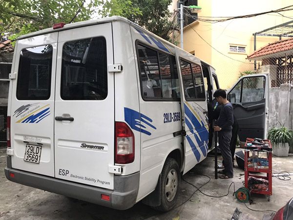 Cửa điện xe Mercedes Sprinter - Sezam (Mẫu dọc)