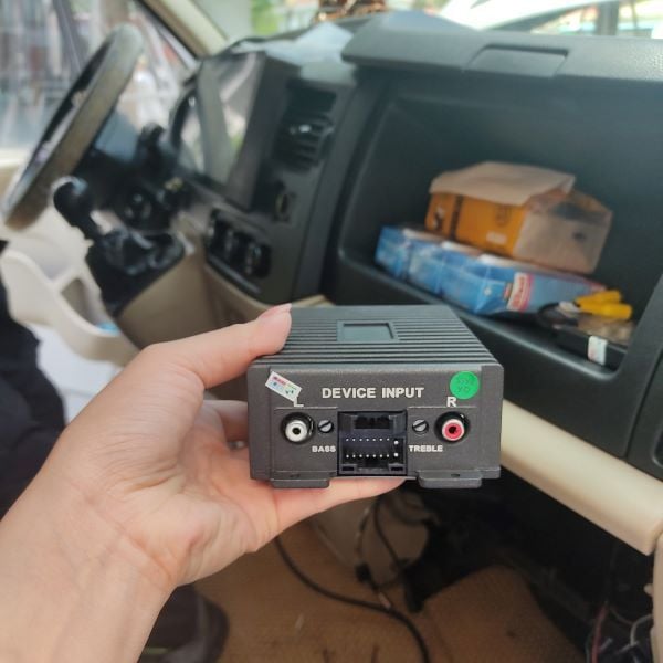 Lắp karaoke trên xe ô tô (4 chỗ- 9 chỗ -16 chỗ- 29 chỗ- xe khách)