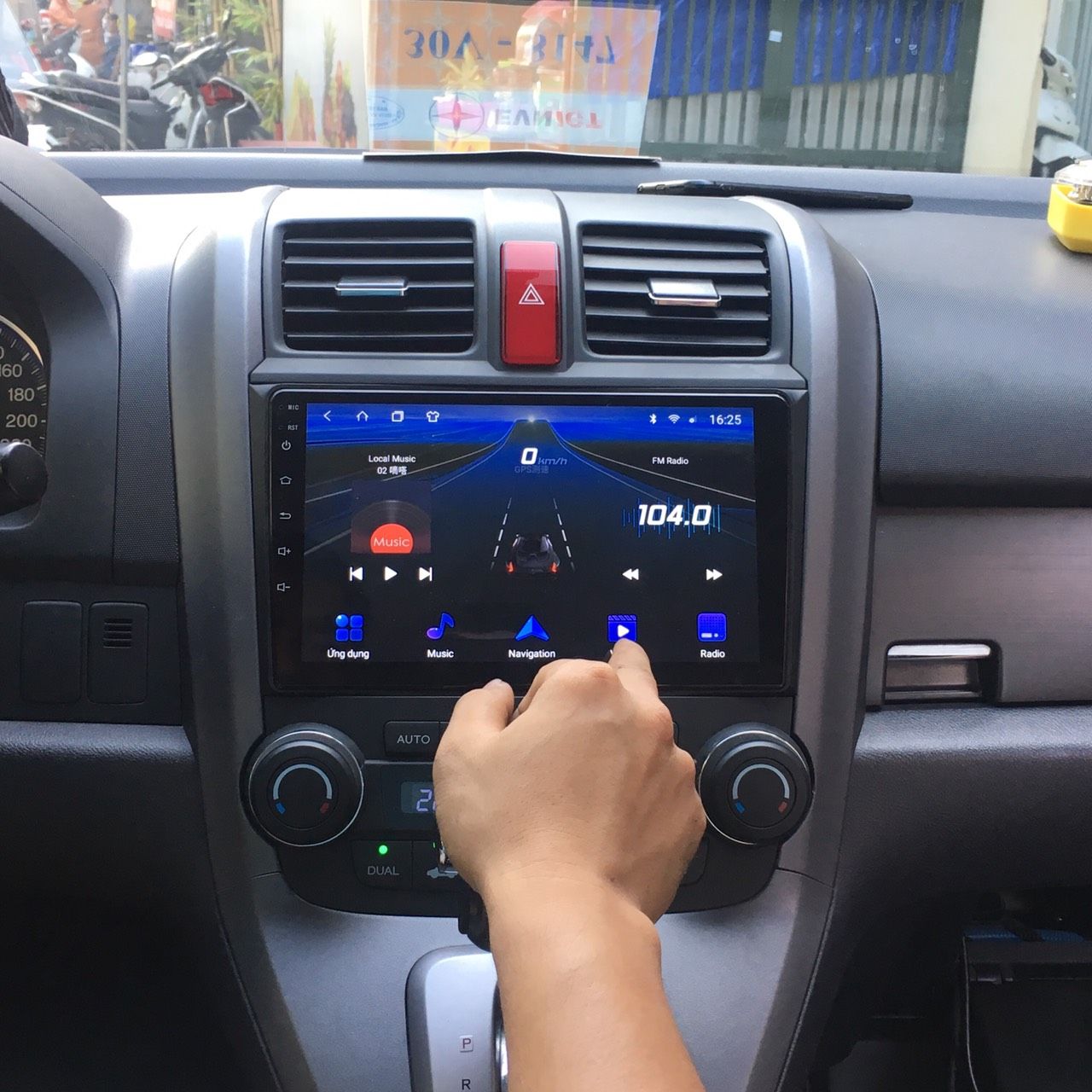 Màn hình DVD Oled C2 xe Honda CRV 2008