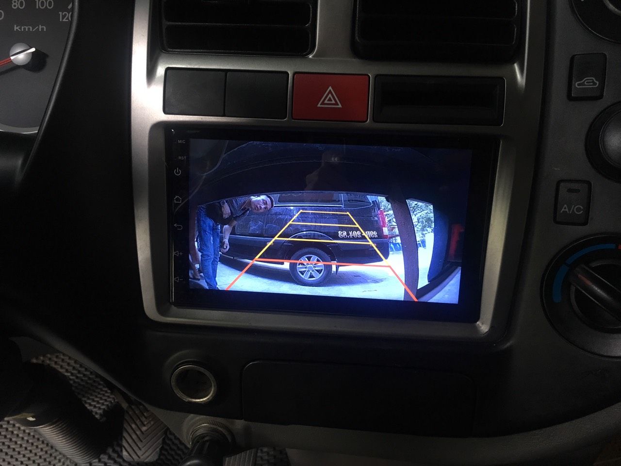 Màn hình DVD Androi Oled cho xe Tải Hyundai