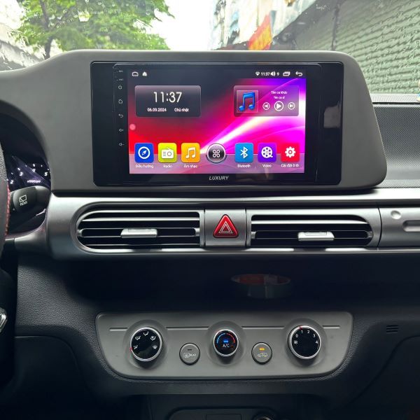 Màn hình android Luxury theo xe Hyundai stargazer