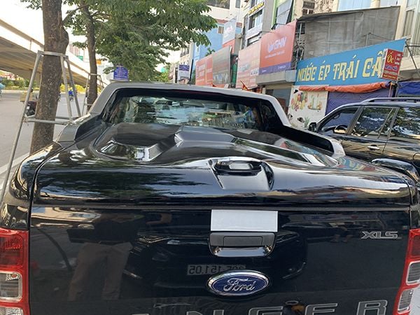 Nắp thùng xe bán tải Ford Ranger XLS
