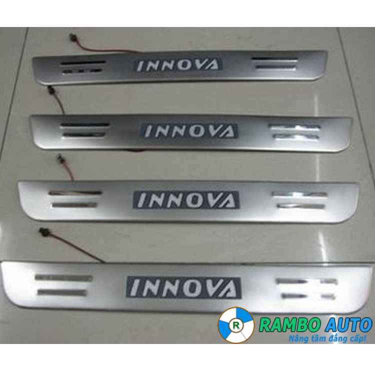 Nẹp bước chân xe Innova