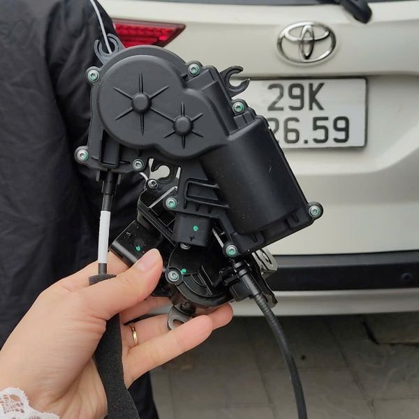 Độ Cốp Điện Luxury Xe Toyota Rush