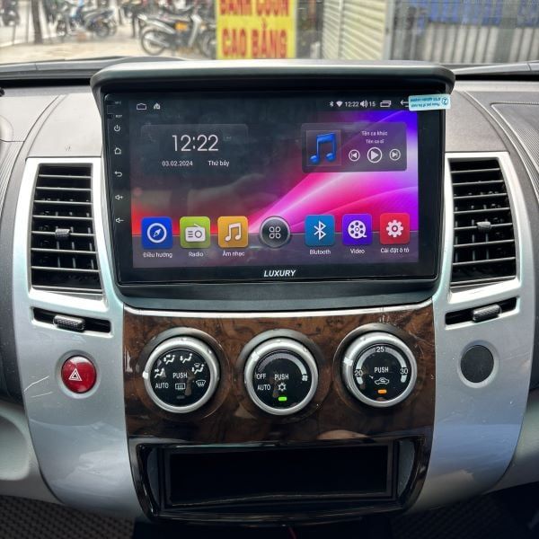 Màn hình android Luxury cho xe Mitsubishi Pajero 2015-2019