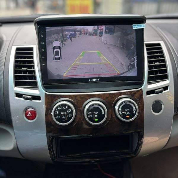 Màn hình android Luxury cho xe Mitsubishi Pajero 2015-2019