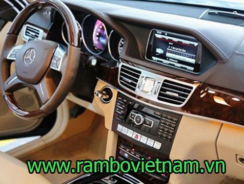 Sơn vân gỗ xe Mercedes