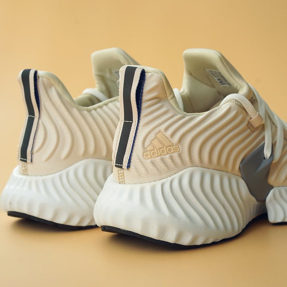  Giày Alphabounce Instinct Kem 