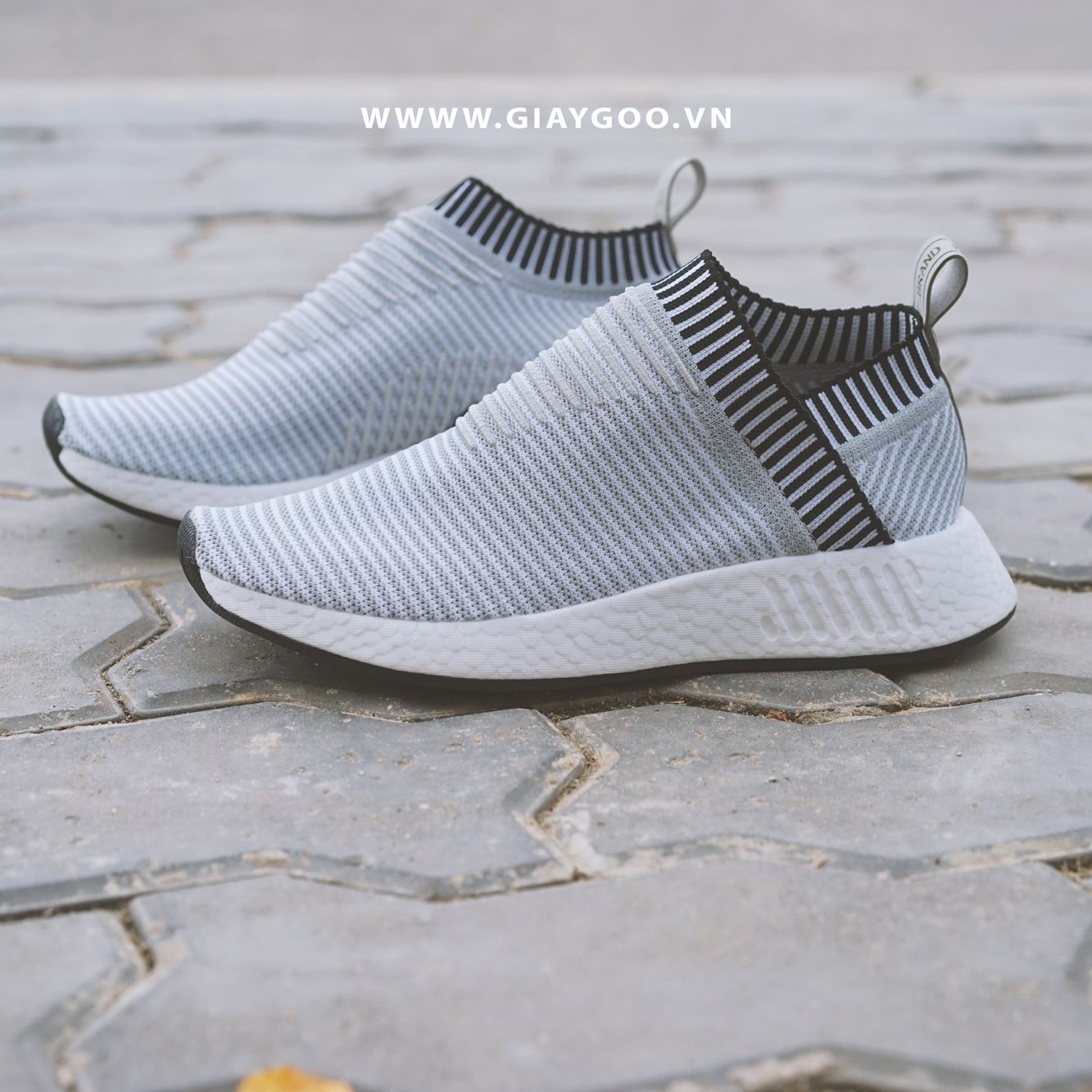  Adidas NMD R2 City Shock 