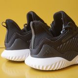  Alphabounce Beyond Đen Trắng 