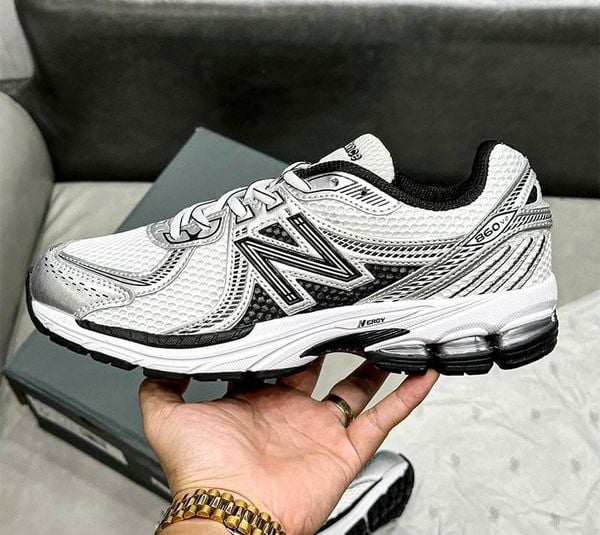  New Balance 860V2 White Silver Black 