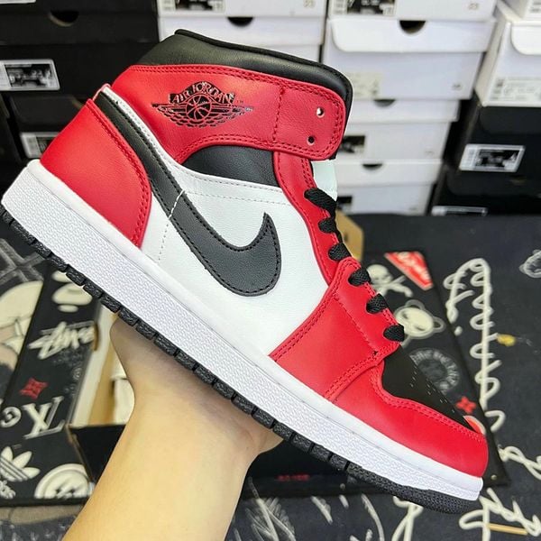 Jordan 1 Mid Chicago Black Toe Like Auth siêu cấp rep 11