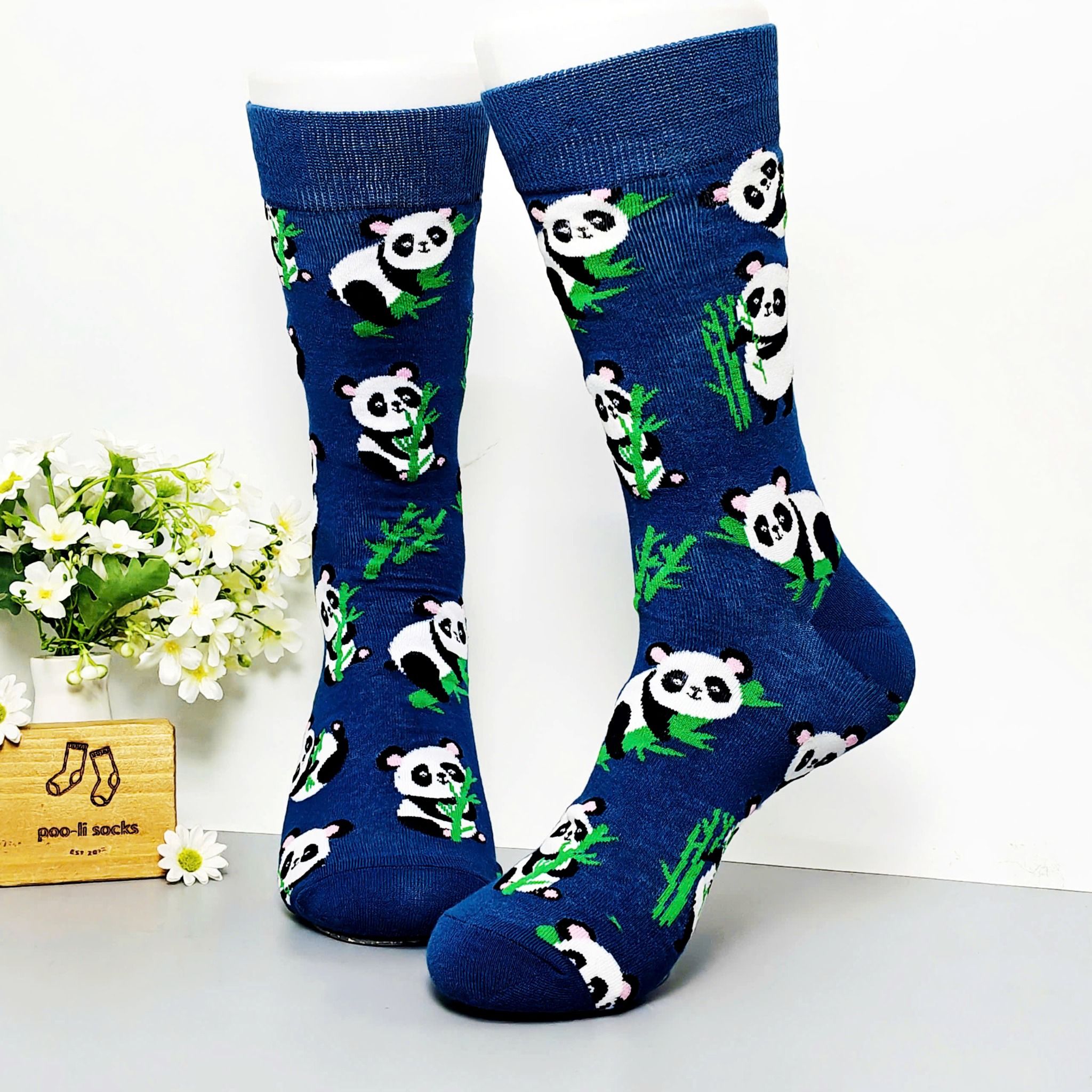 Vớ dài xanh dương hoạ tiết gấu trúc