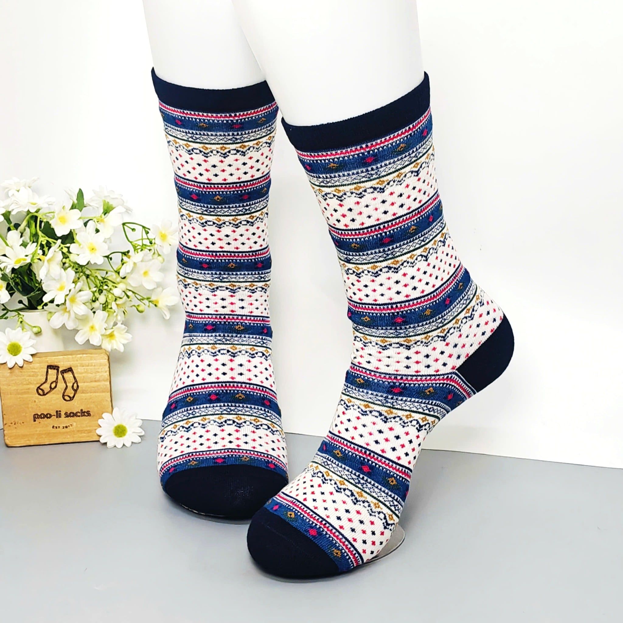 Vớ dài họa tiết thổ cẩm