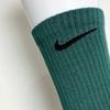 Vớ dài hoạ tiết NIKE xanh lá