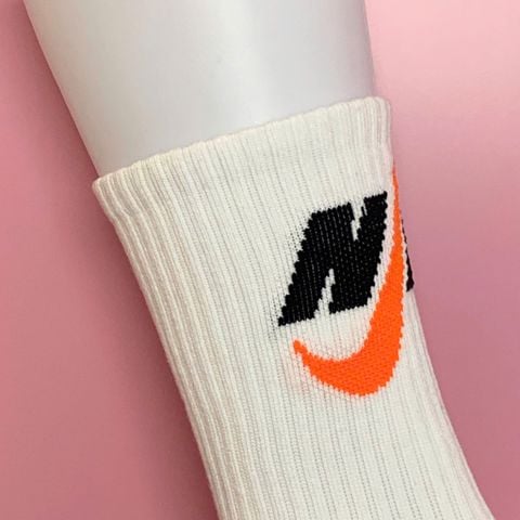  Vớ dài họa tiết logo màu cam 