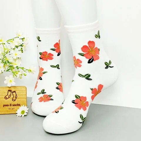 Vớ trung hoạ tiết hoa lá trắng