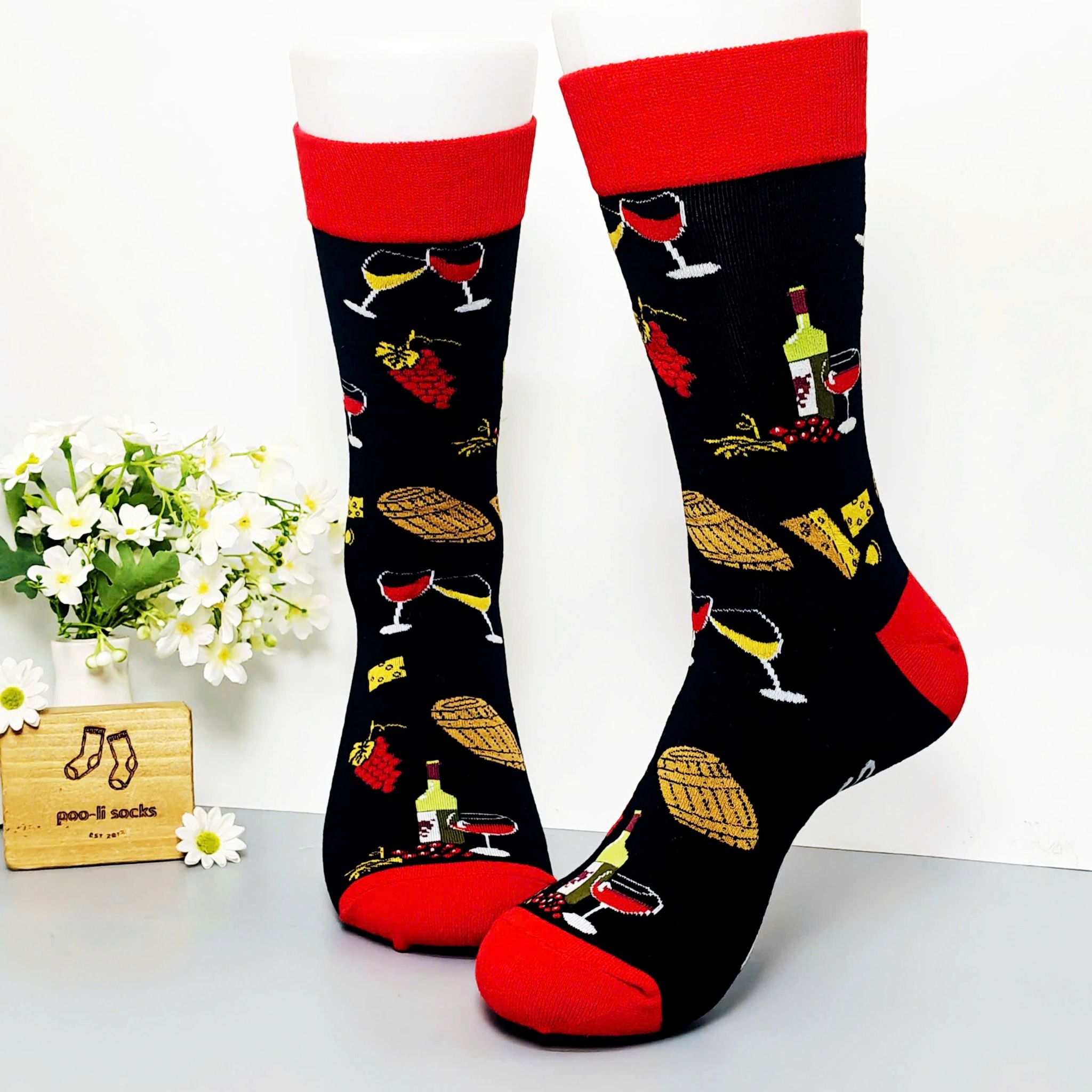 Vớ dài họa tiết rượu và phô mai