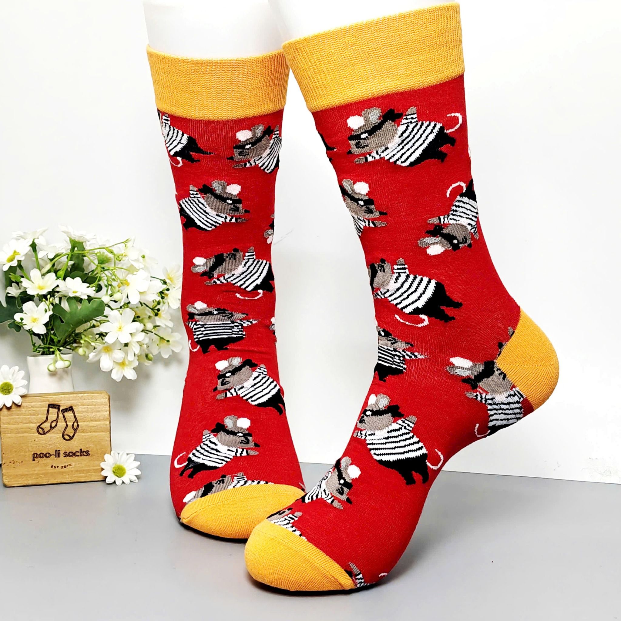 Vớ dài hoạ tiết chuột ăn trộm