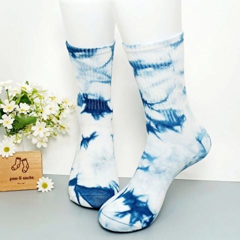 Vớ dài họa tiết màu loang xanh dương